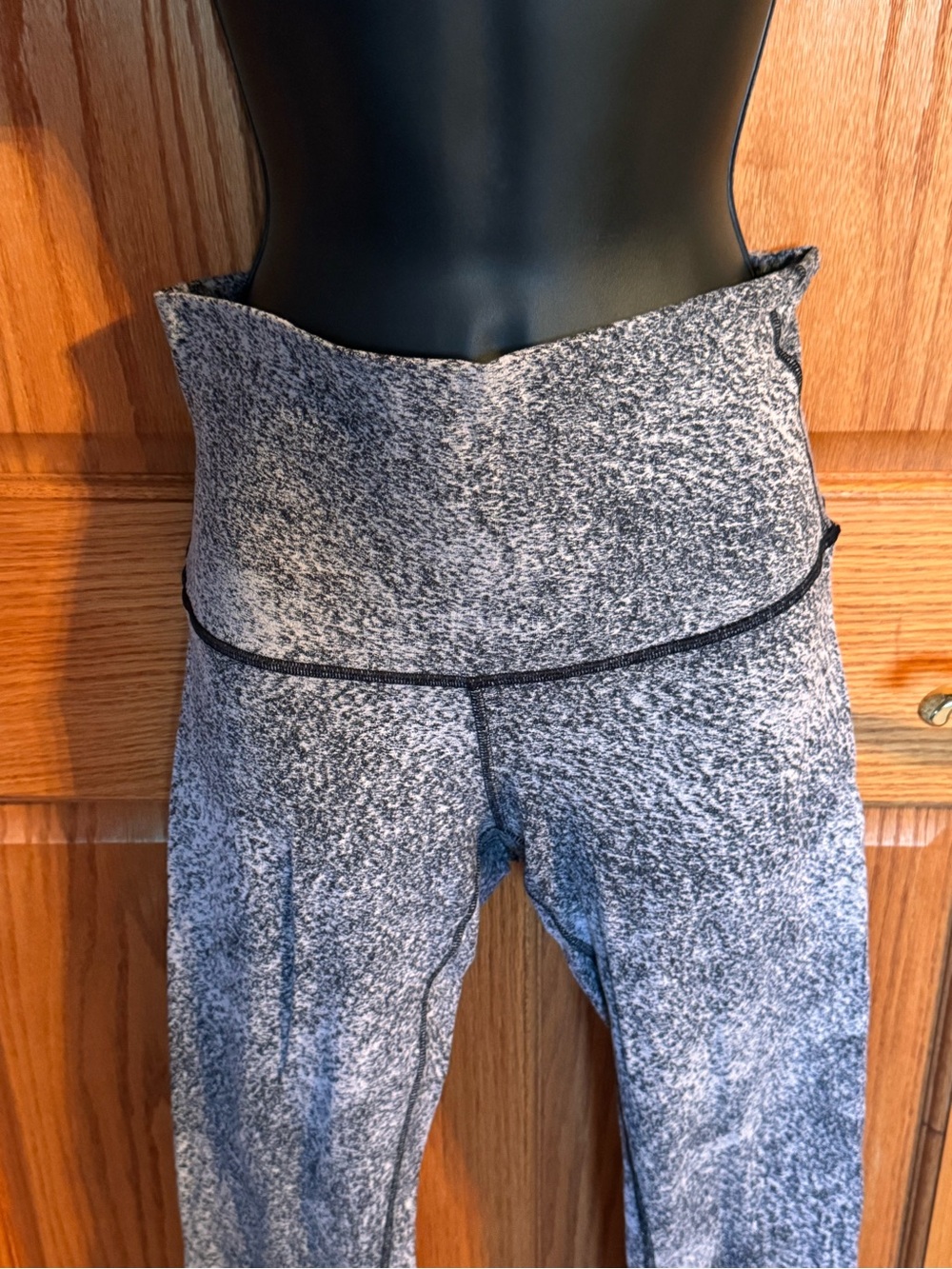 lululemon athletica Marbled Gray High-Rise Leggings - Picture 5 of 6